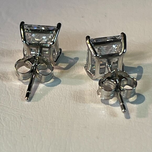 925 Silver Crystal Stud Earrings Screw Back Square Men's 7 mm with gift box - Picture 4 of 4